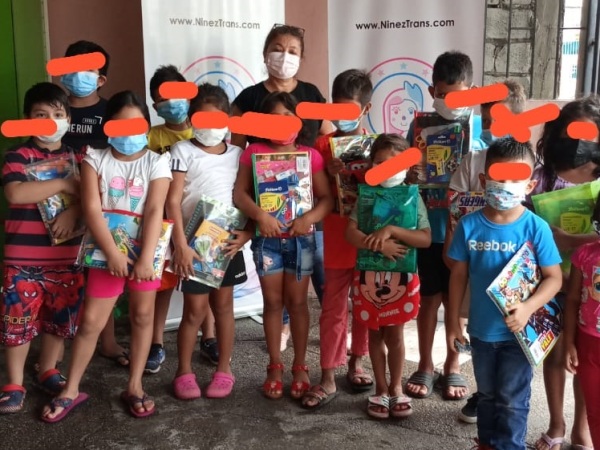 Entregamos útiles escolares a niños y niñas del Sur Oeste de Guayaquil – Infancias Trans Ecuador